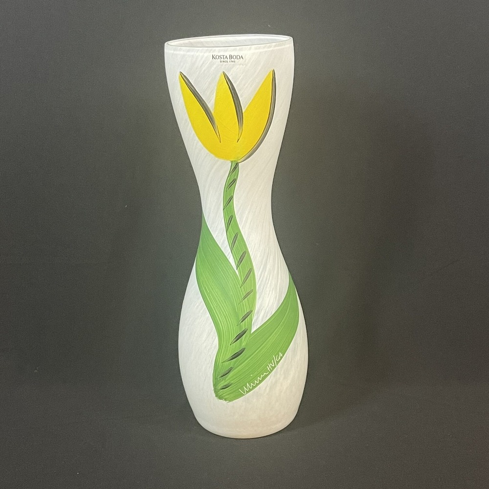 KOSTA BODA 10 1/8 Yellow Tulipa Tulip Glass Vase By Ulrica Hydman Vallien Signed